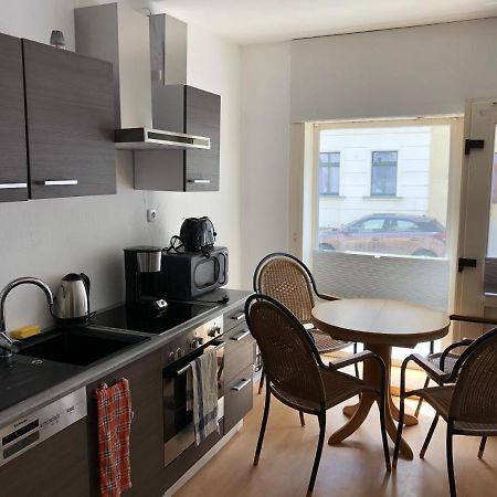 Zentrale 2 Zimmer Eg Wohnung Mit Balkon Leipzig Bagian luar foto