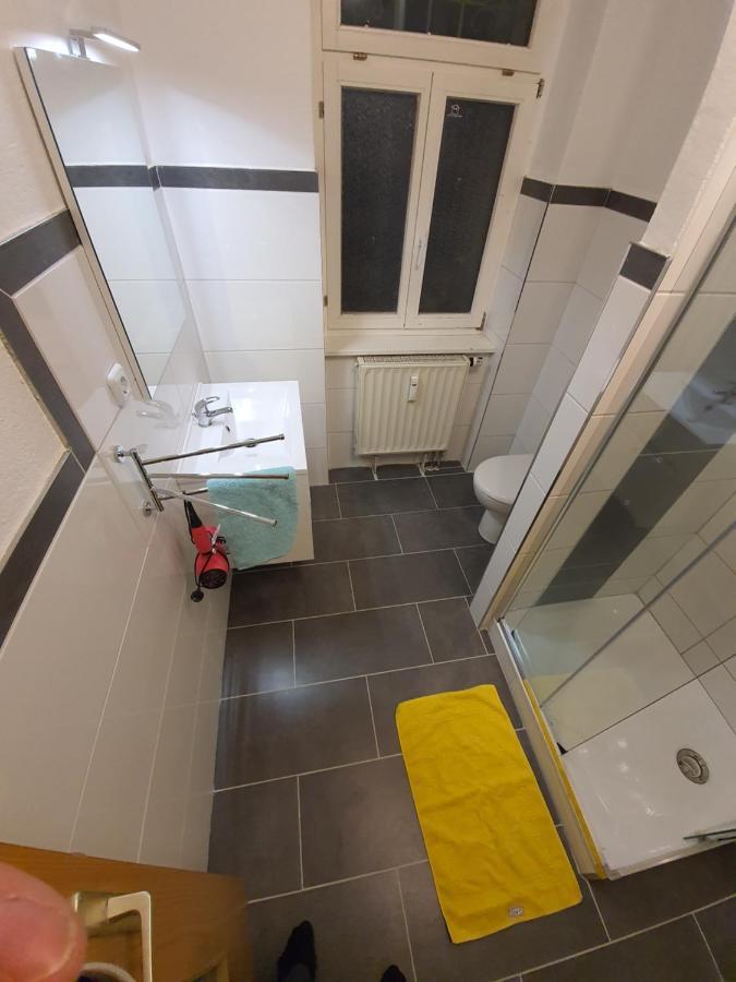 Zentrale 2 Zimmer Eg Wohnung Mit Balkon Leipzig Bagian luar foto
