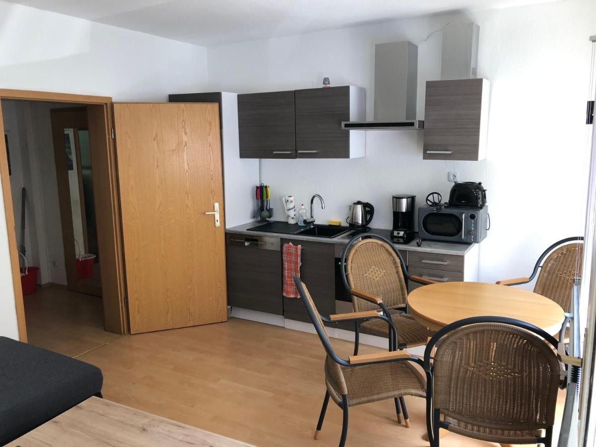Zentrale 2 Zimmer Eg Wohnung Mit Balkon Leipzig Bagian luar foto
